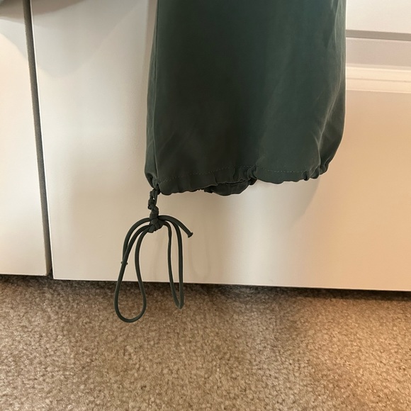 Urban woman’s top size small petite - Picture 4 of 5